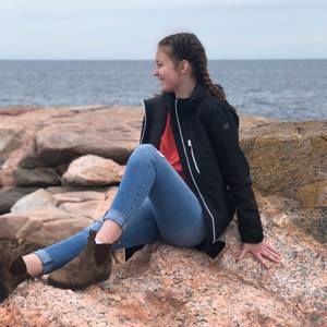 Meet your Posher, Ainsley